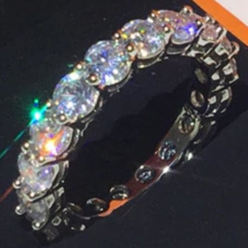 925 Sterling silver round cut Band